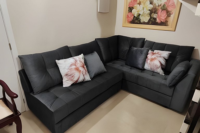 Casa NOVA c/ ar e tv em todos quartos e garagem