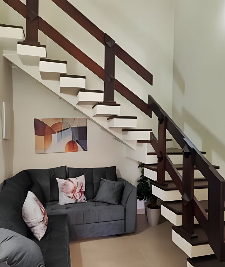 Casa NOVA c/ ar e tv em todos quartos e garagem