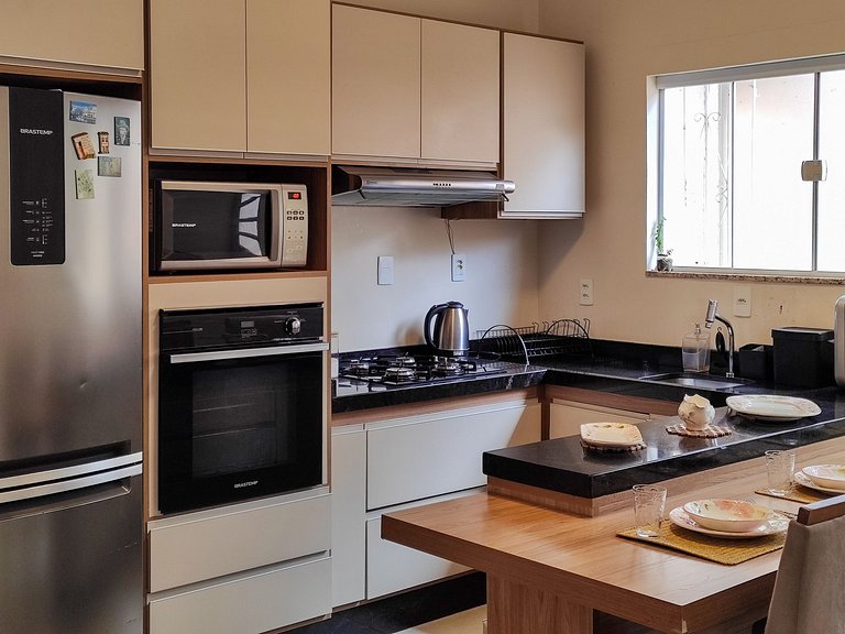 Casa familiar 2 qts, próx. ao Santuário Nacional