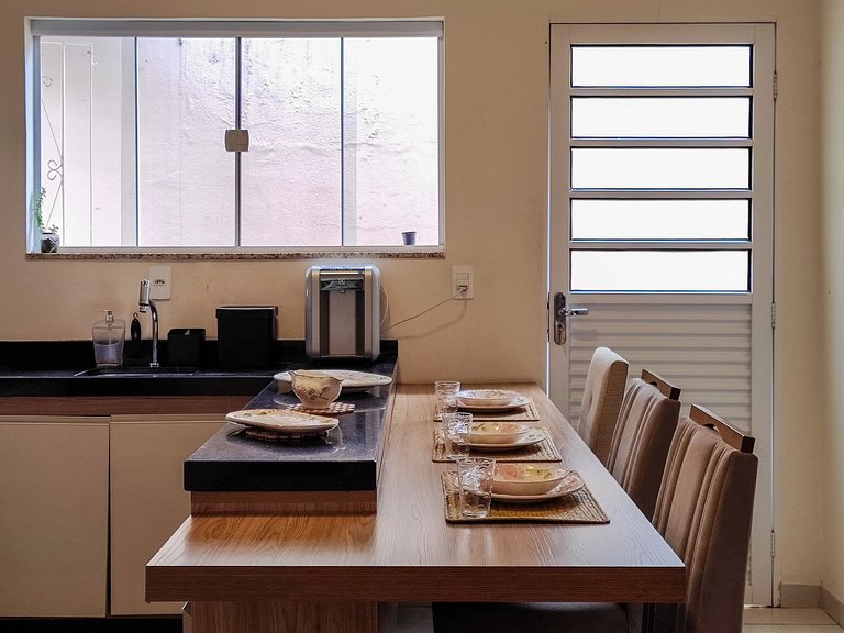 Casa familiar 2 qts, próx. ao Santuário Nacional