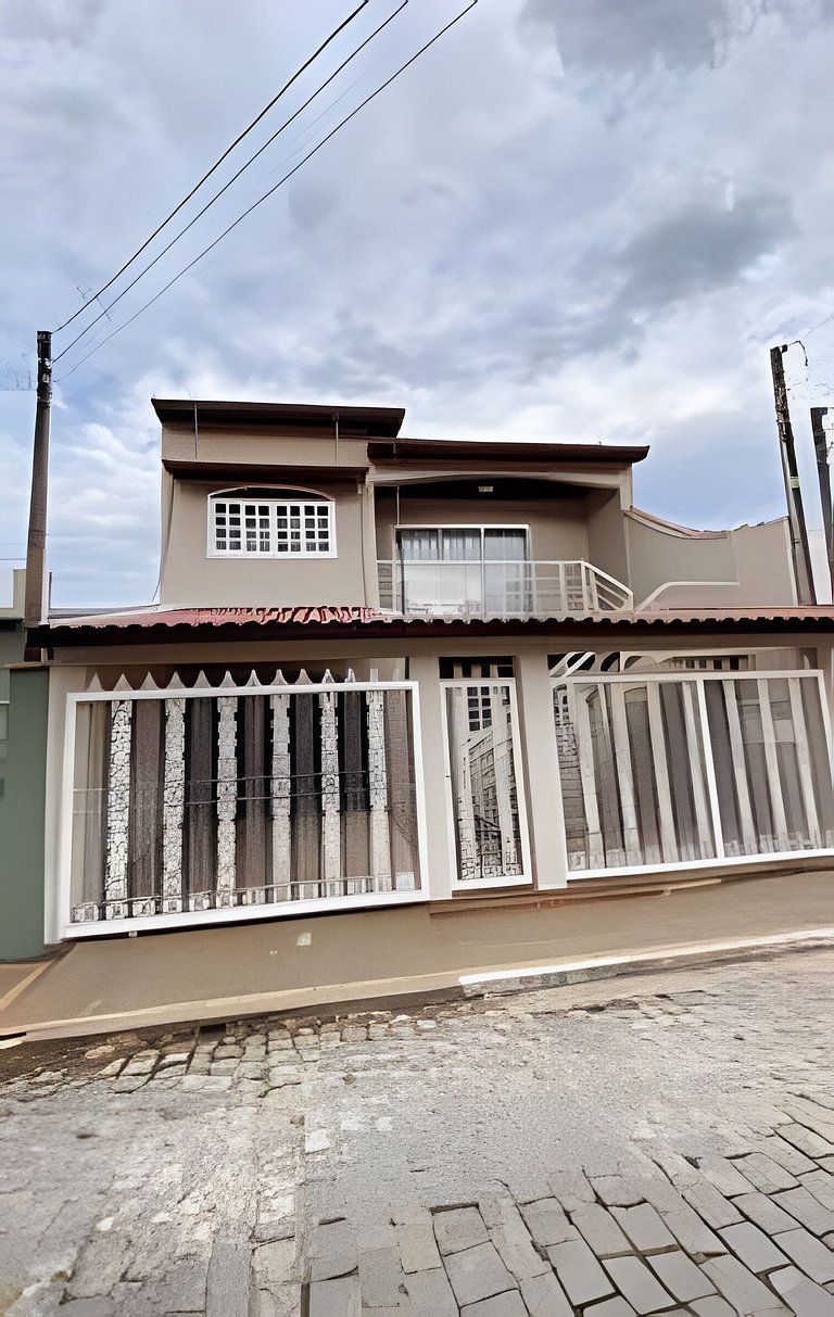 apto térreo a pé ao santuário 3 qts ar e garagem