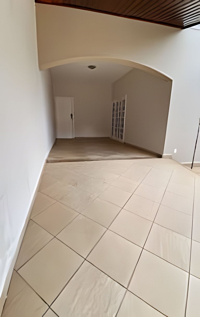 apto térreo a pé ao santuário 3 qts ar e garagem