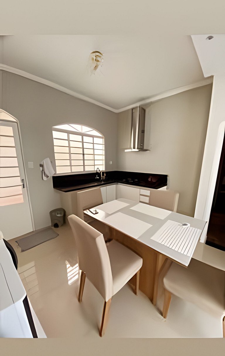 apto térreo a pé ao santuário 3 qts ar e garagem