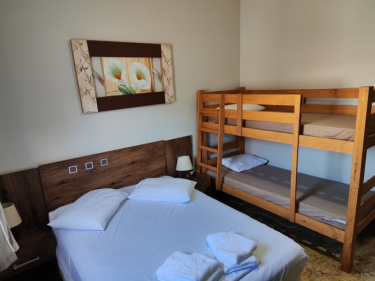 Piscina até 12 hosp. +Pet