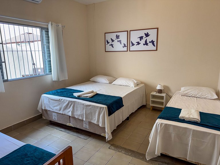 Casa ampla com 3 quartos e ar-cond
