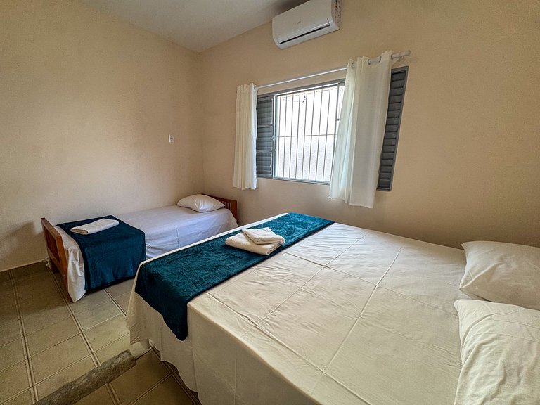 Casa ampla com 3 quartos e ar-cond