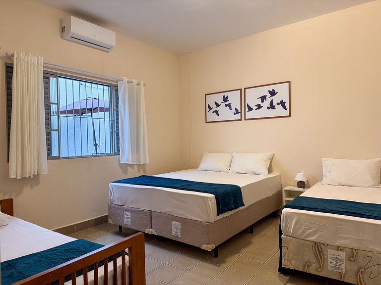 Casa ampla com 3 quartos e ar-cond
